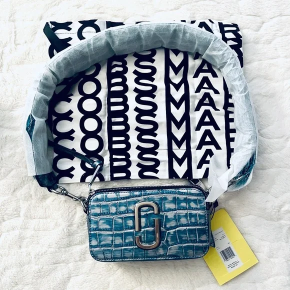 MARC JACOBS Snapshot
Bag Blue 'The Croc - Color: HARBOR BLUE with dust bag🔥🔥🔥 - Picture 13 of 14